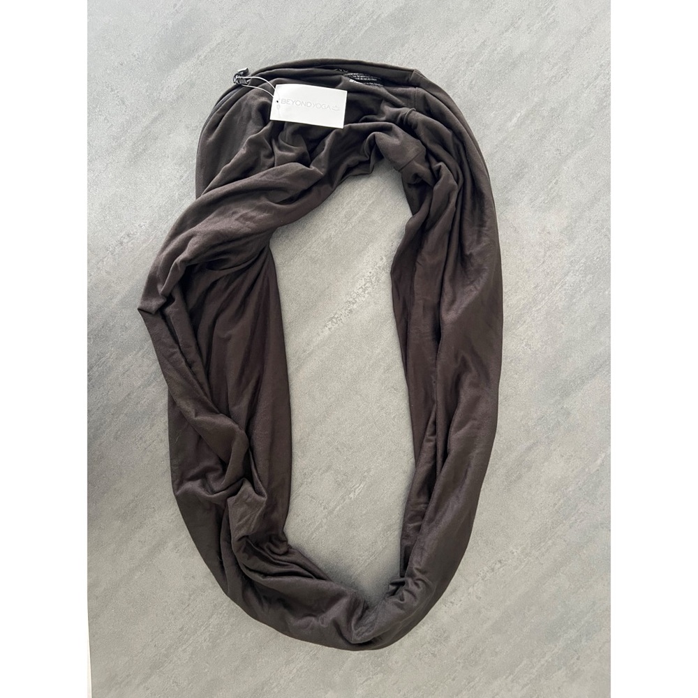 NWT Beyond‎ Yoga Pocket Infinity Scarf Black 30” x 14”